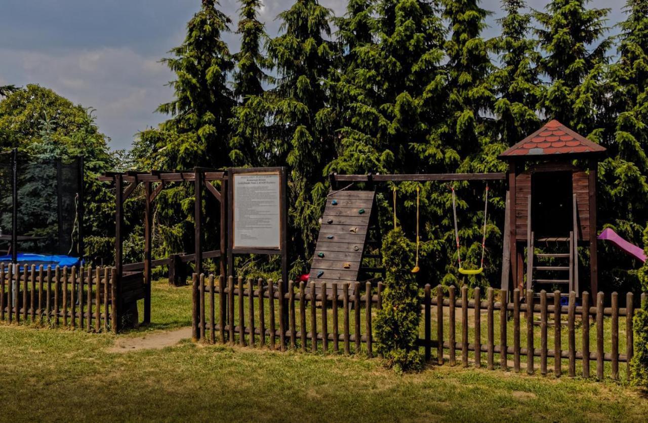 Zajazd Różany Laski  Exterior foto